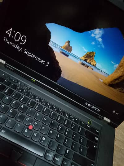 model Lenovo Thinkpad core i7 condition 10 by 10