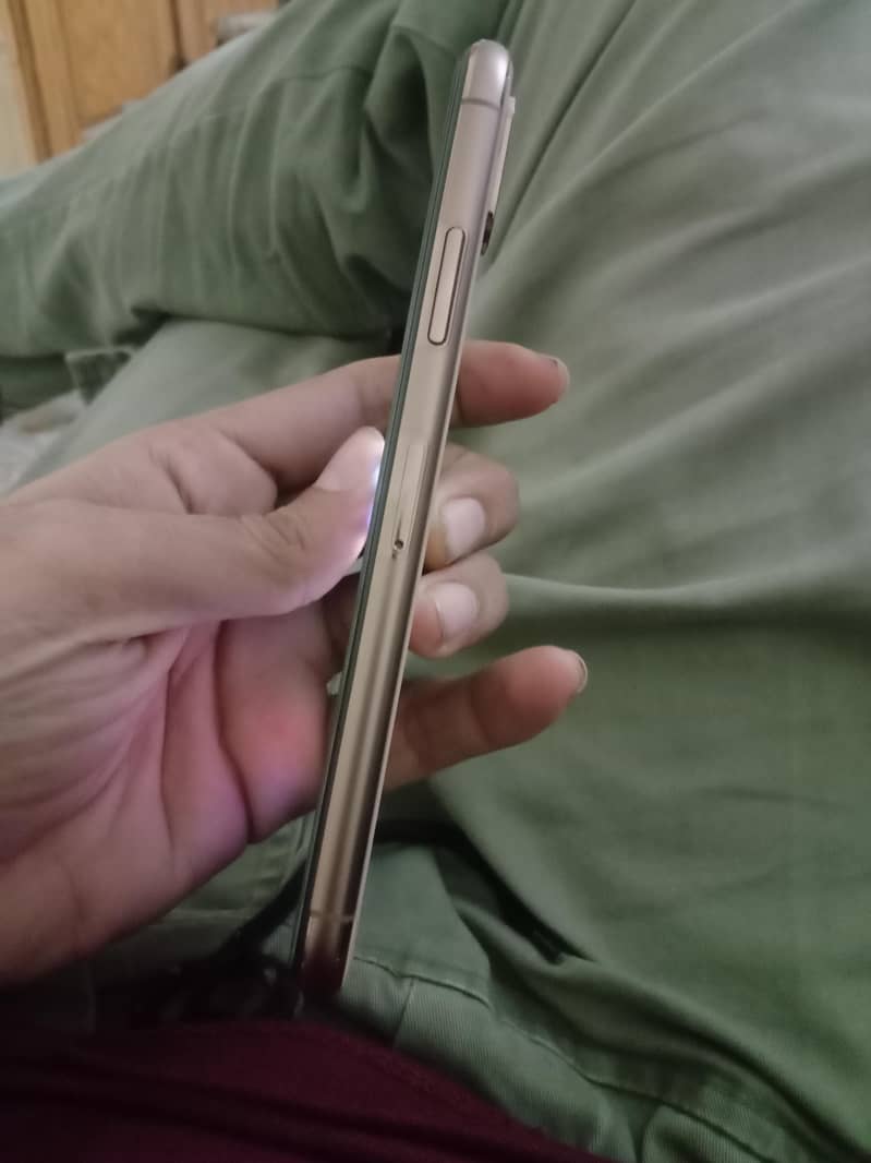 Apple iPhone XS 4