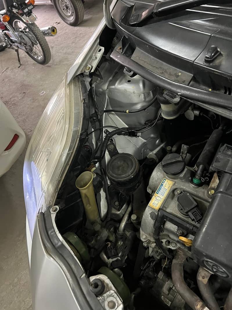 Toyota Vitz 2005 6