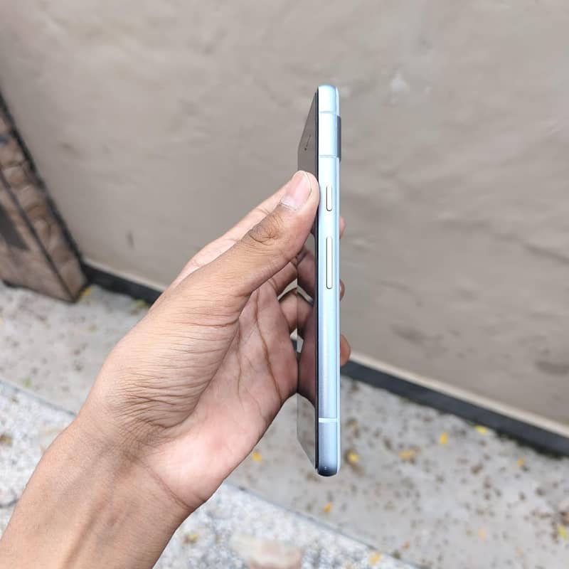 Google Pixel 7a 5