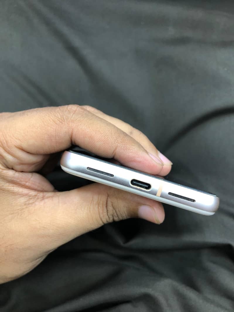 Google Pixel 8 5