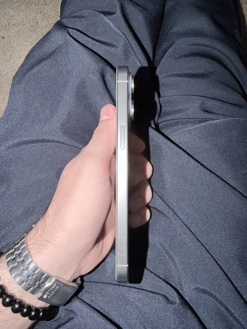 Apple iPhone 15 Pro Max 1