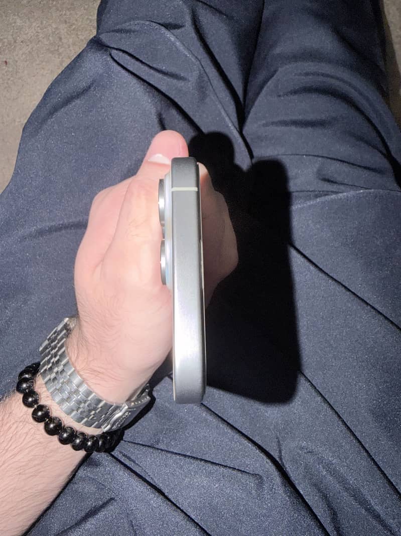 Apple iPhone 15 Pro Max 2