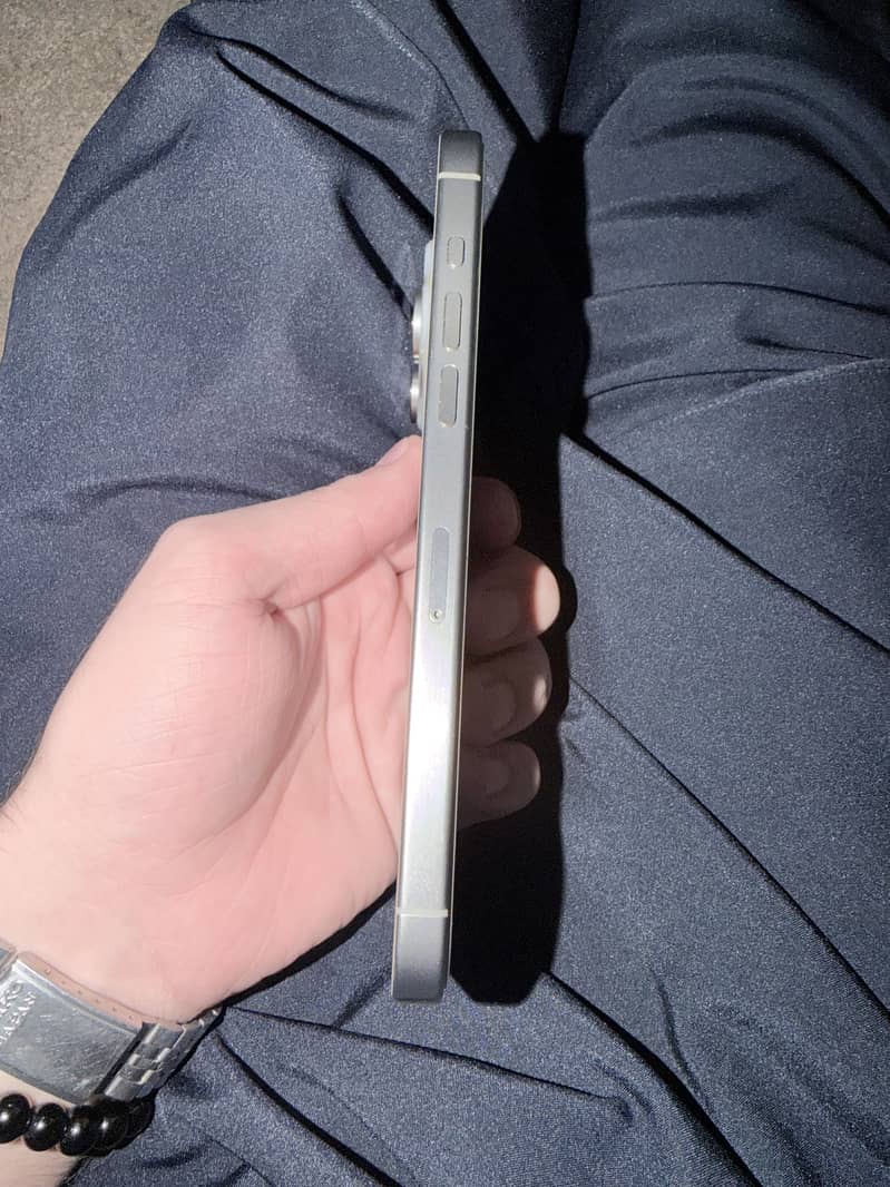 Apple iPhone 15 Pro Max 3