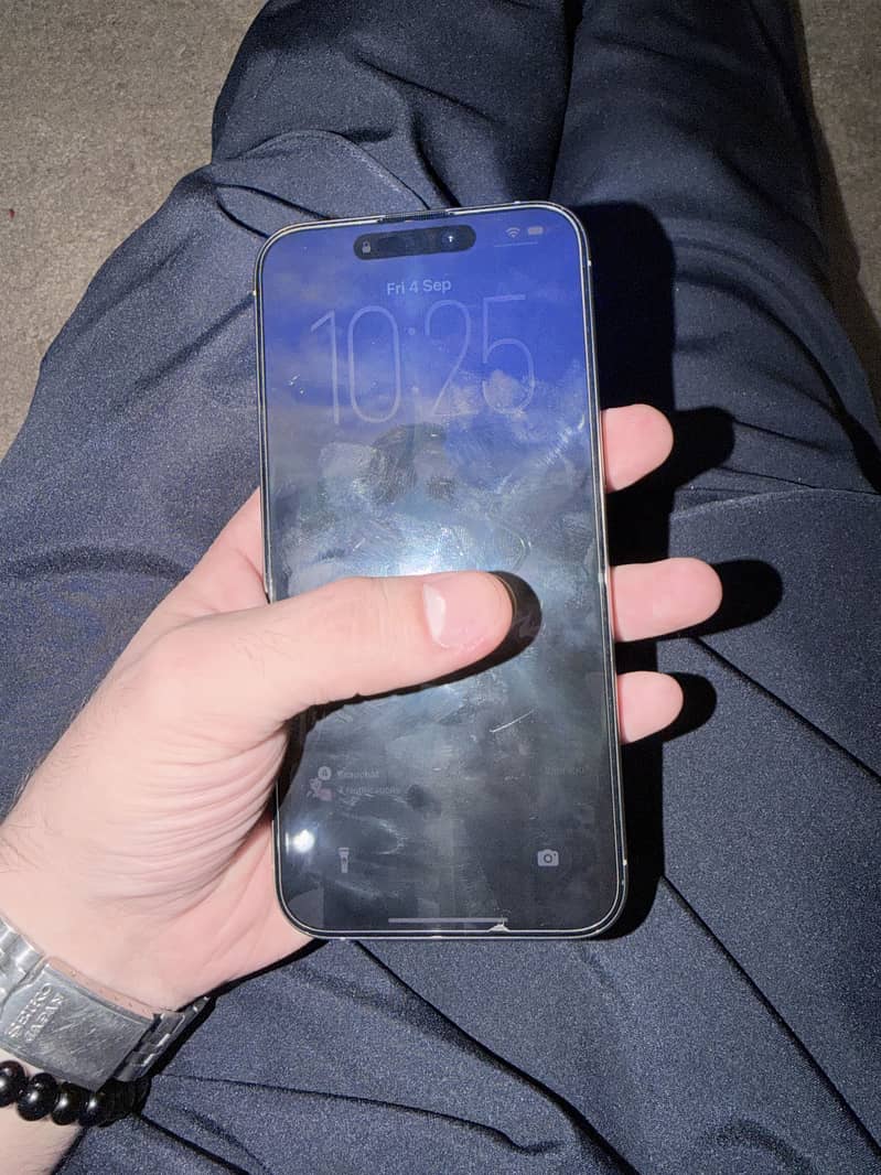 Apple iPhone 15 Pro Max 4