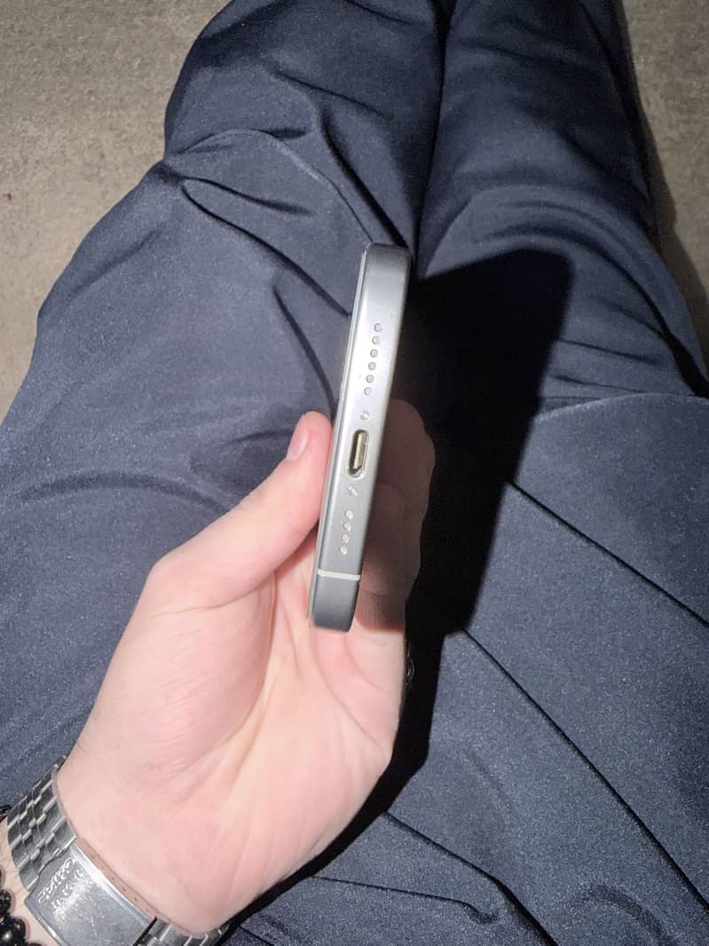Apple iPhone 15 Pro Max 5