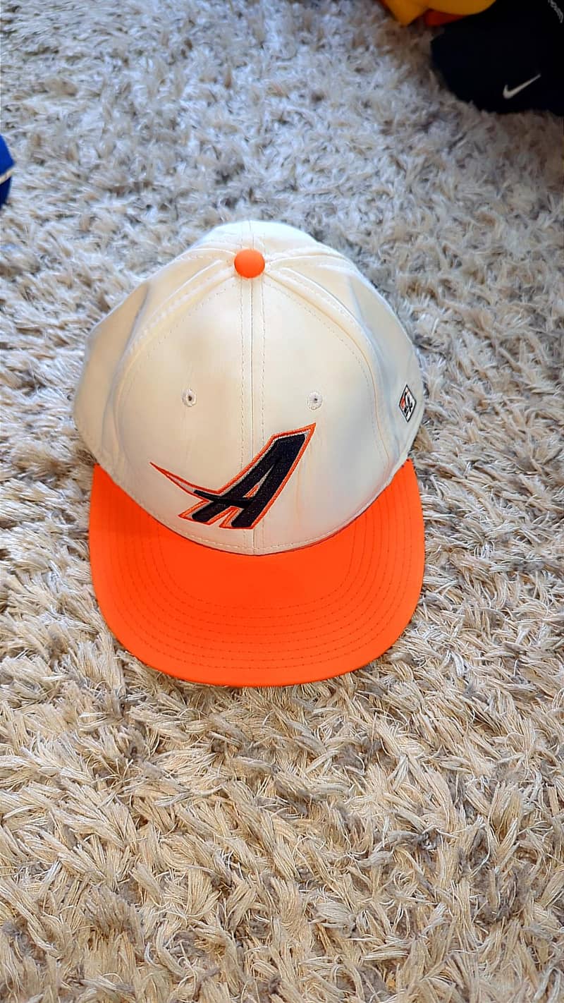 TOP CAPS 9