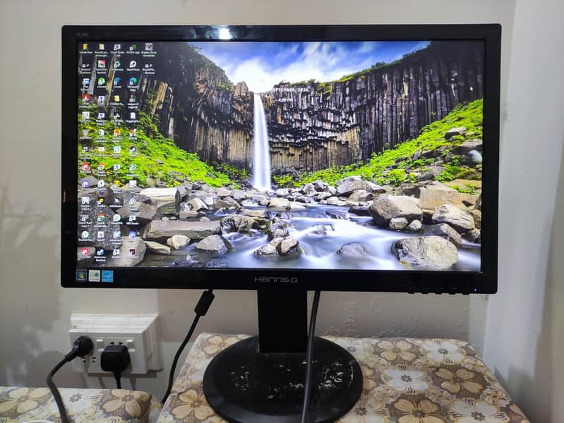 Monitor 24", excellent condition 1