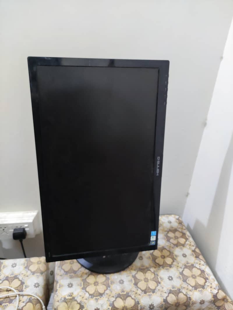 Monitor 24", excellent condition 3