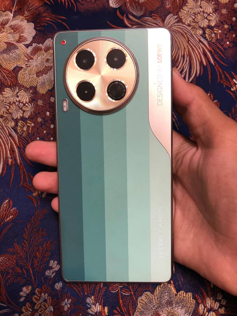 Tecno CAMON 30 9