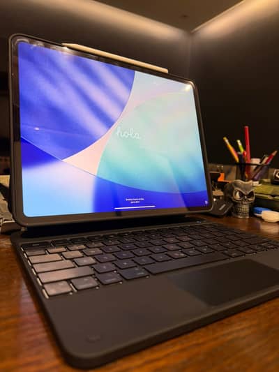 New Ipad 13' 256 GB (M5) with keybord and apple pen
