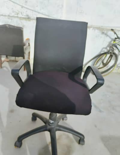 Office Revolving Chair – Black | Good Condition