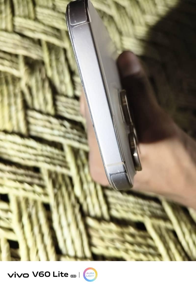 Apple iPhone 16 Pro Max 4