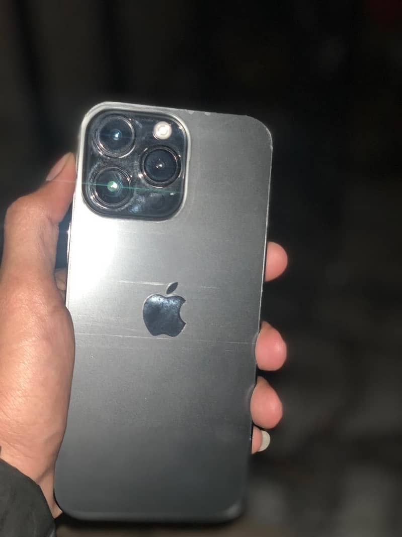 Apple iPhone 14 Pro Max 3
