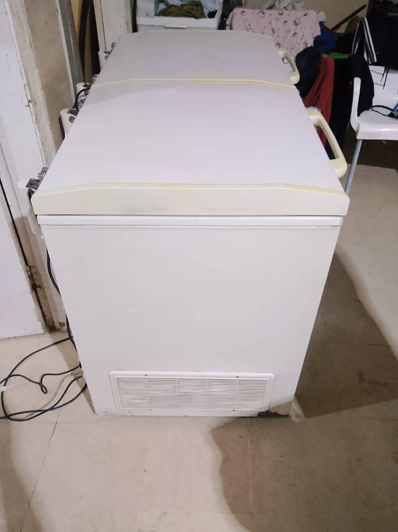 dee freezer double door 4