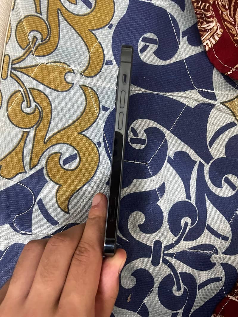 Apple iPhone 12 Pro 2