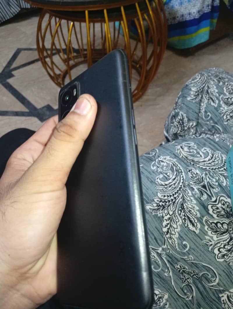 OPPO A76 0