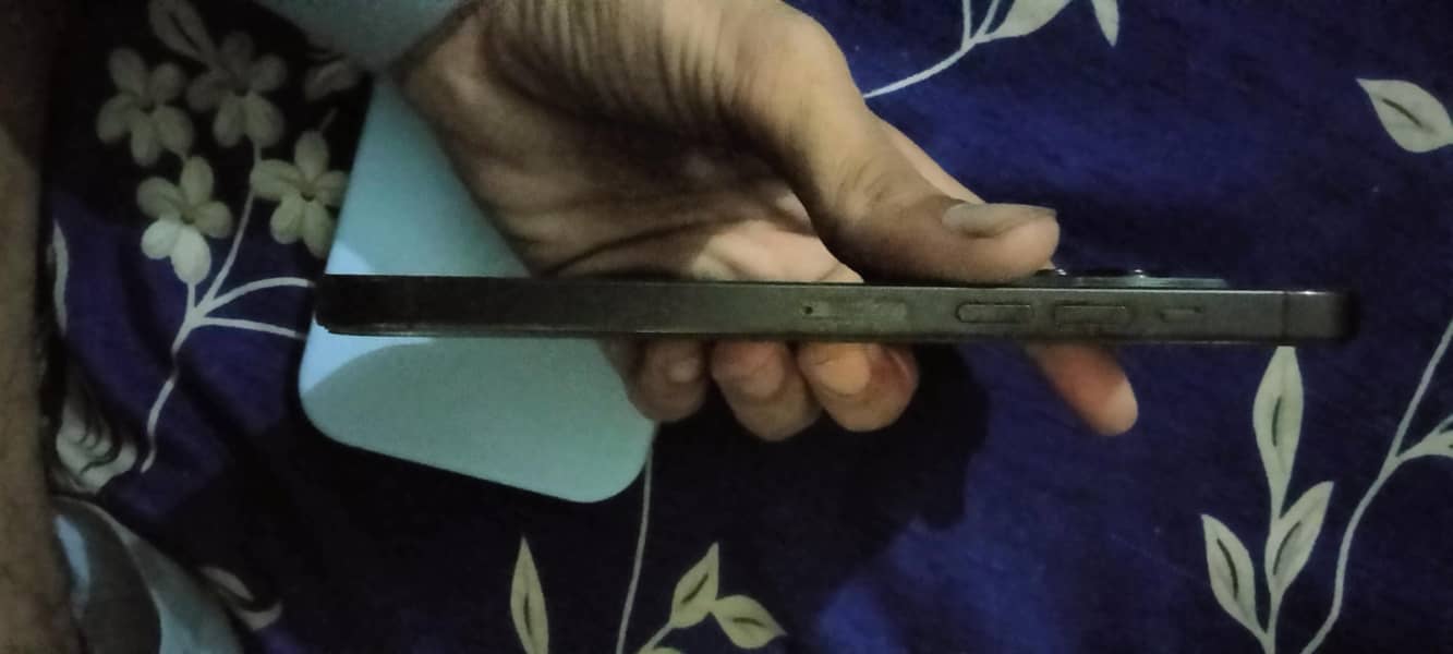Apple iPhone 13 Pro Max 6