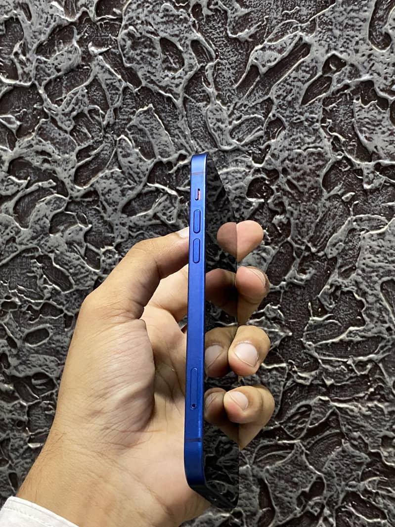 Apple iPhone 12 5