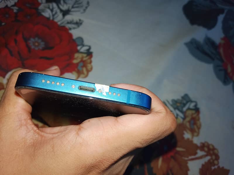 Apple iPhone 13 1