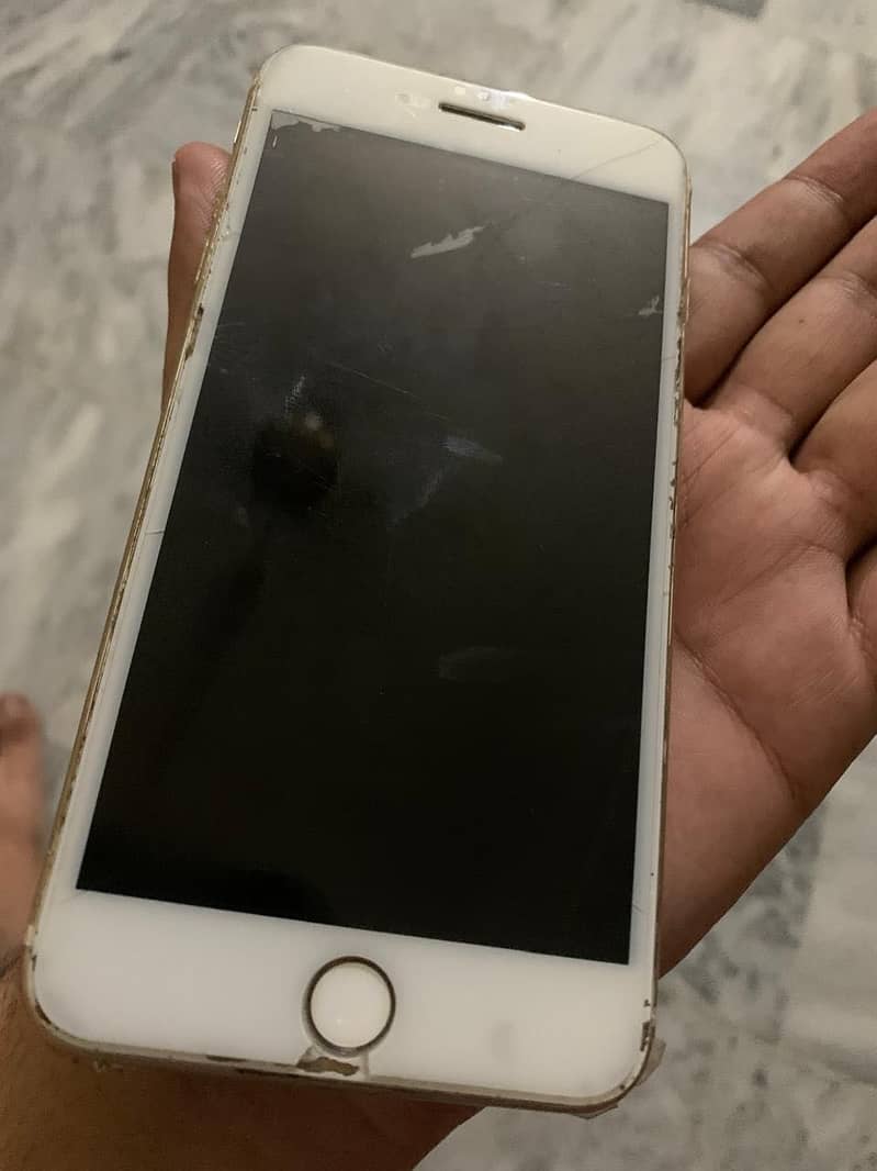 Apple iPhone 7 Plus 6