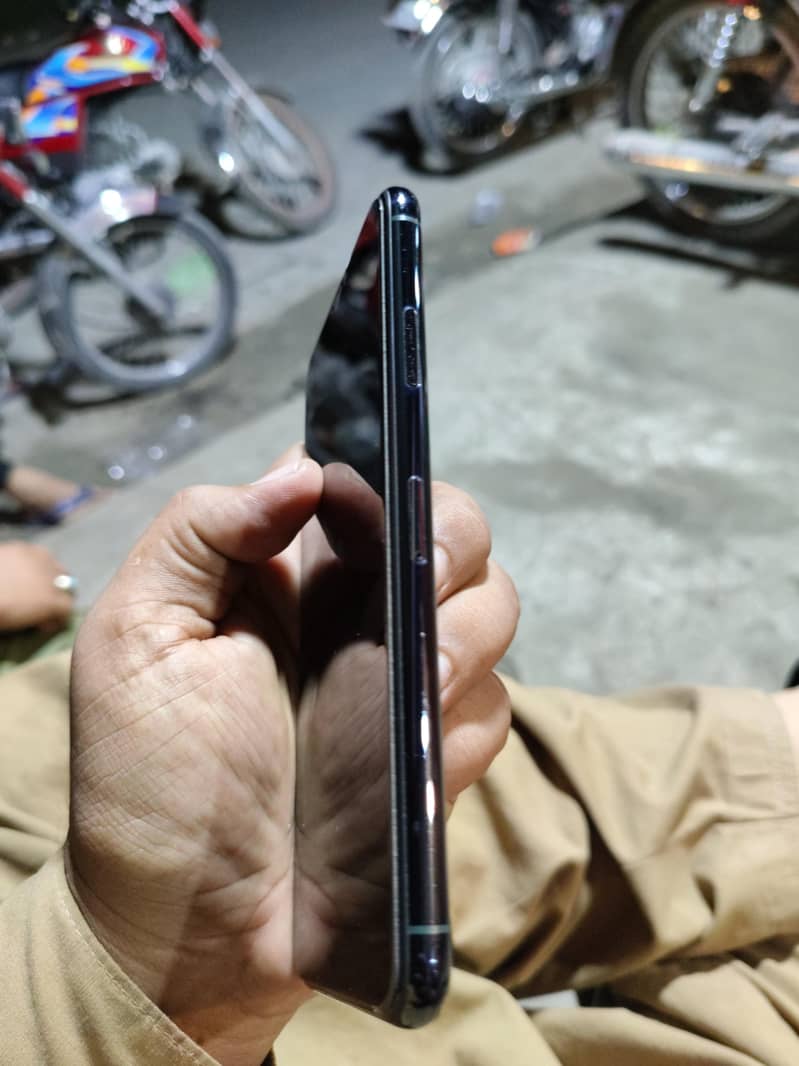 Apple iPhone 11 Pro Max 5