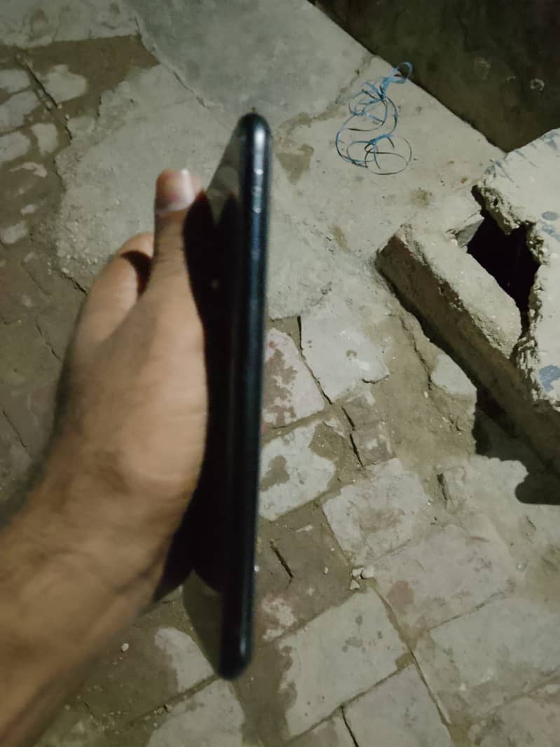 Apple iPhone XR 1