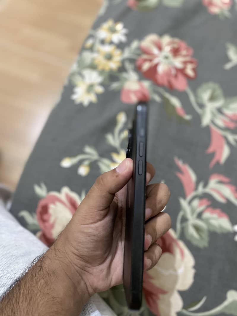 Apple iPhone 15 Pro Max 5