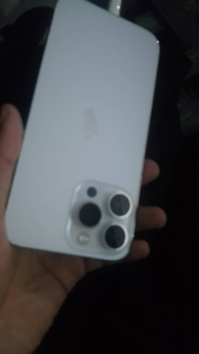 Apple iPhone 14 Pro Max 3