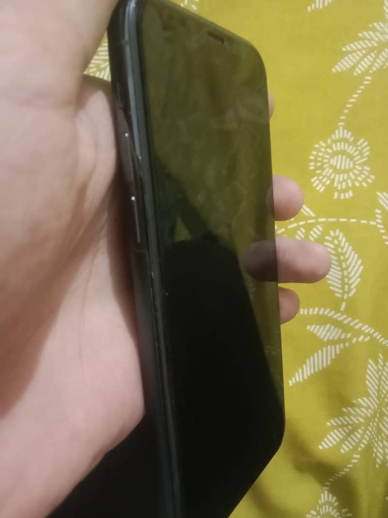 Apple iPhone 11 Pro 2