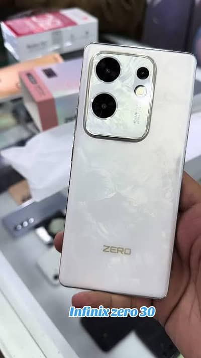  Infinix Zero 30 5G – 12/256GB | 144Hz AMOLED | 108MP