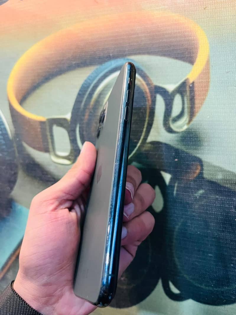 Apple iPhone 11 Pro Max 5