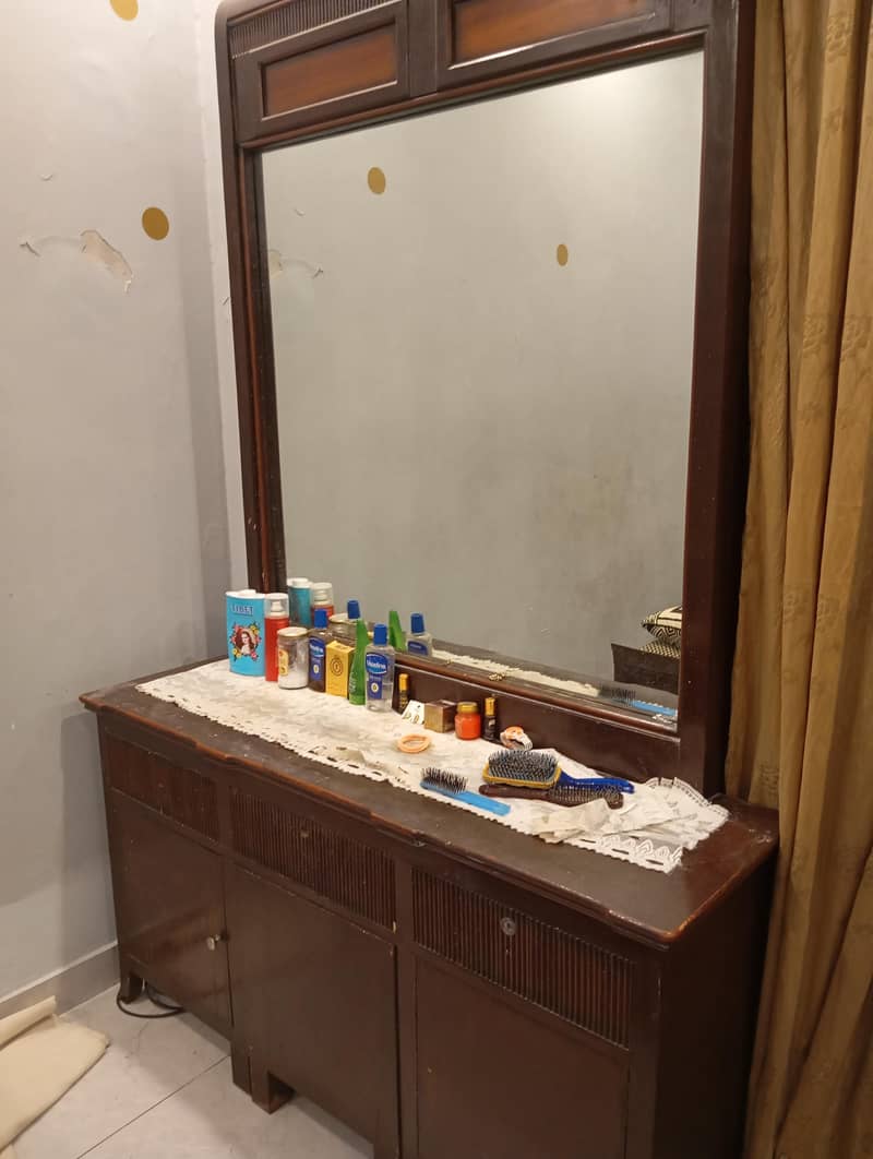 dining table plus six chairs, dressing table, 0