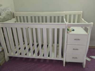 baby wooden cot