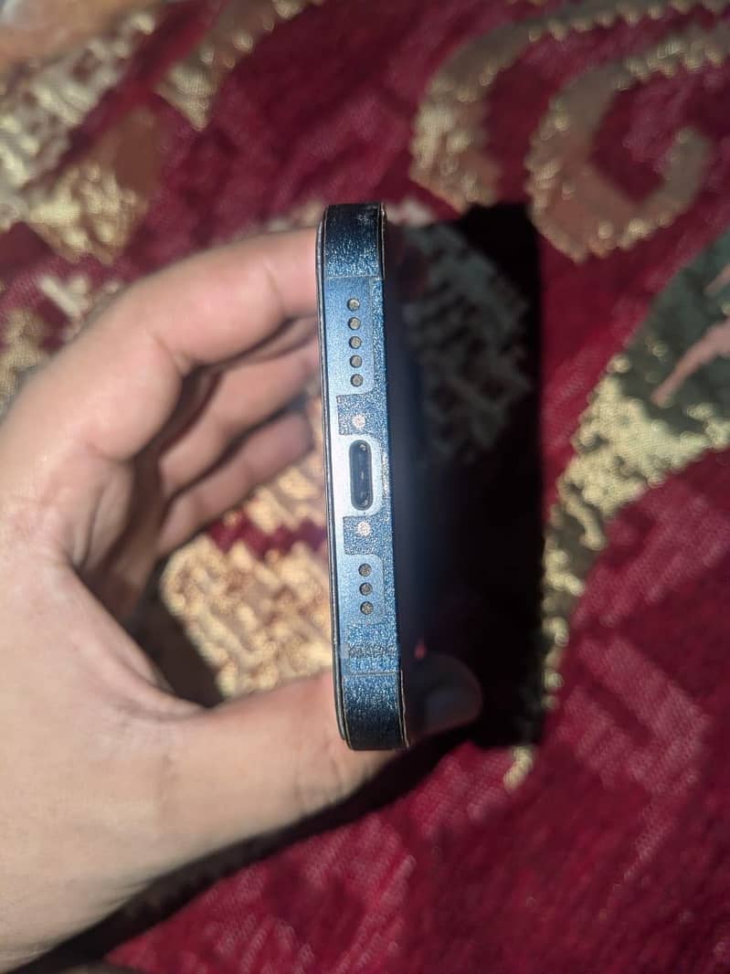 Apple iPhone 13 3