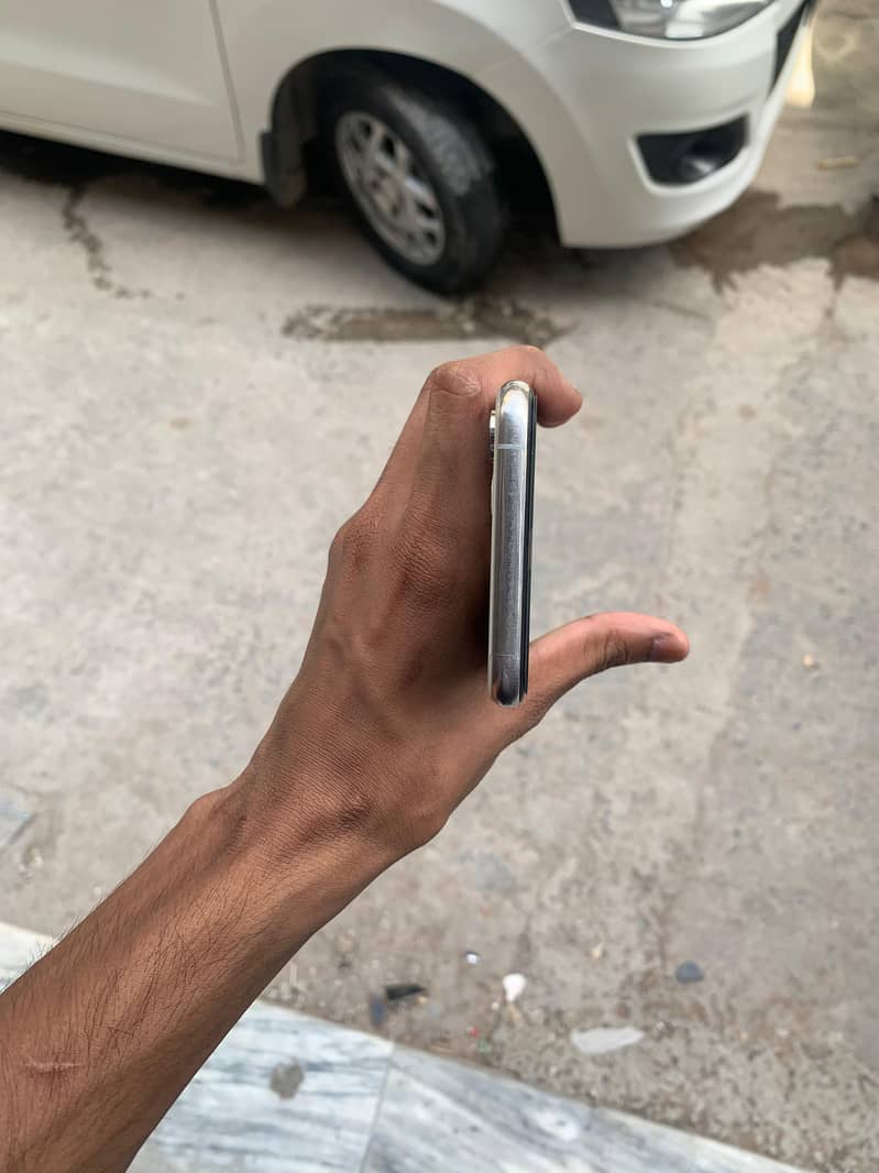 Apple iPhone XS 2
