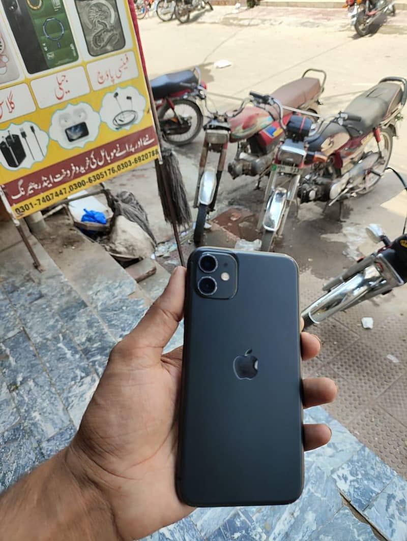 Apple iPhone 11 0