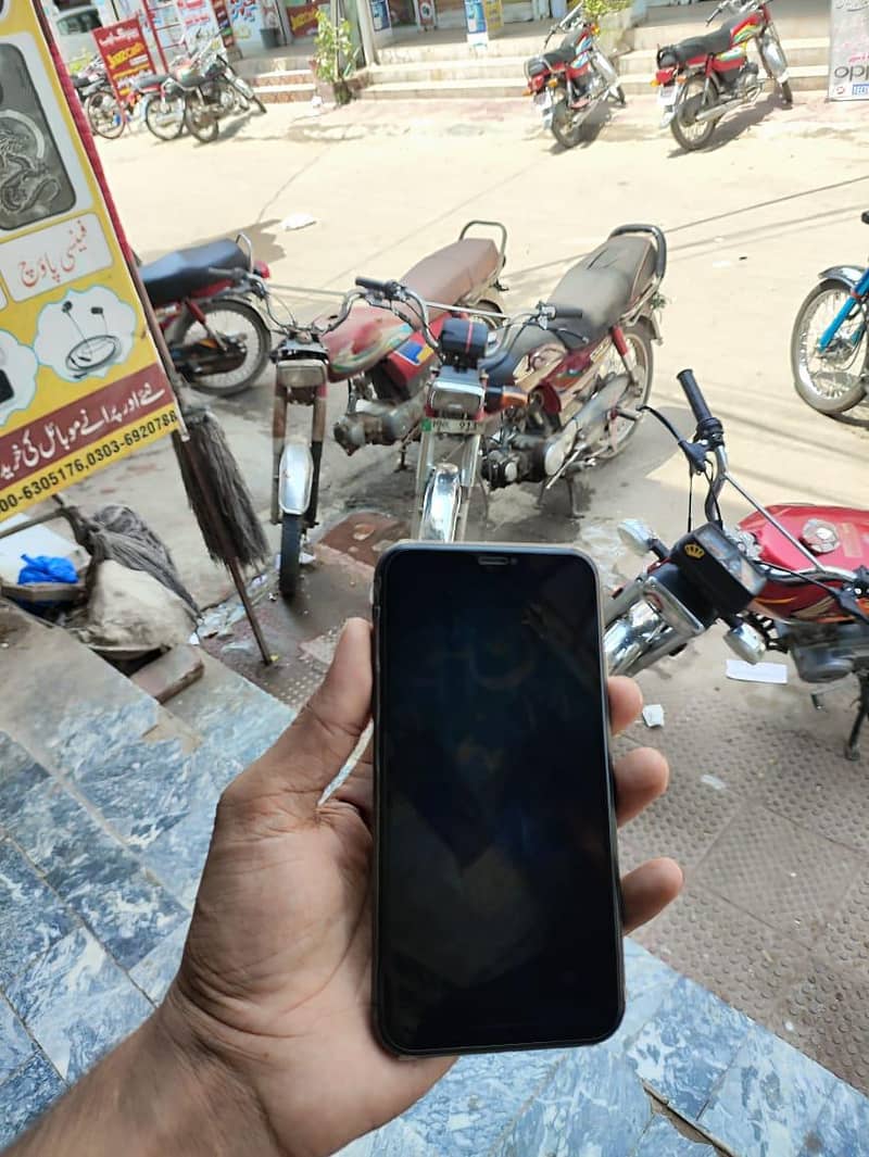 Apple iPhone 11 1