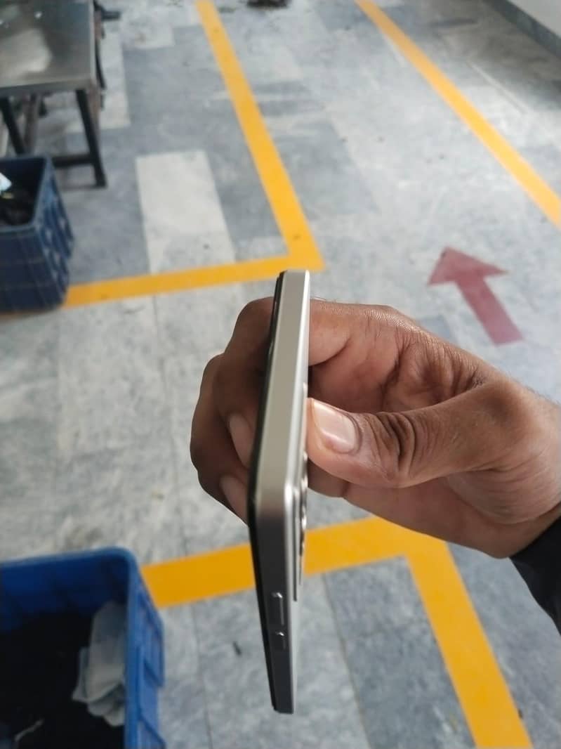 Realme C71 3