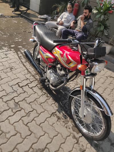 Honda 125 Red color condition 10 by 10 lush