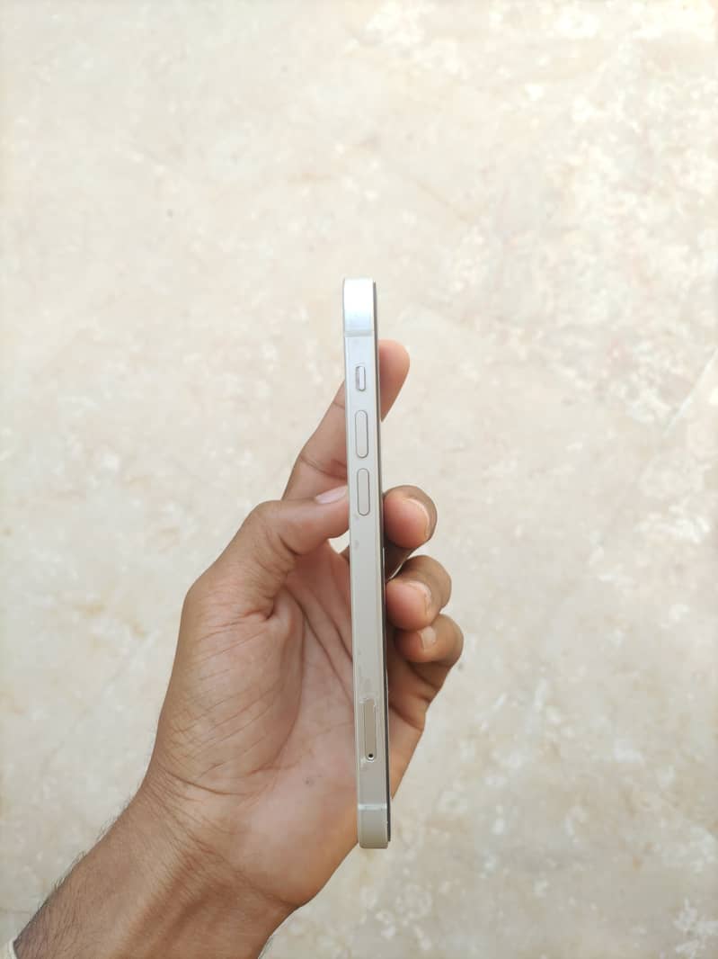 Apple iPhone 12 3