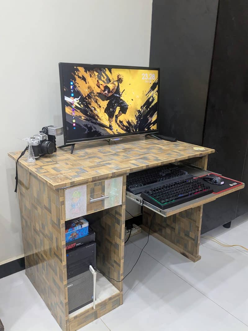 Gaming computer table 2