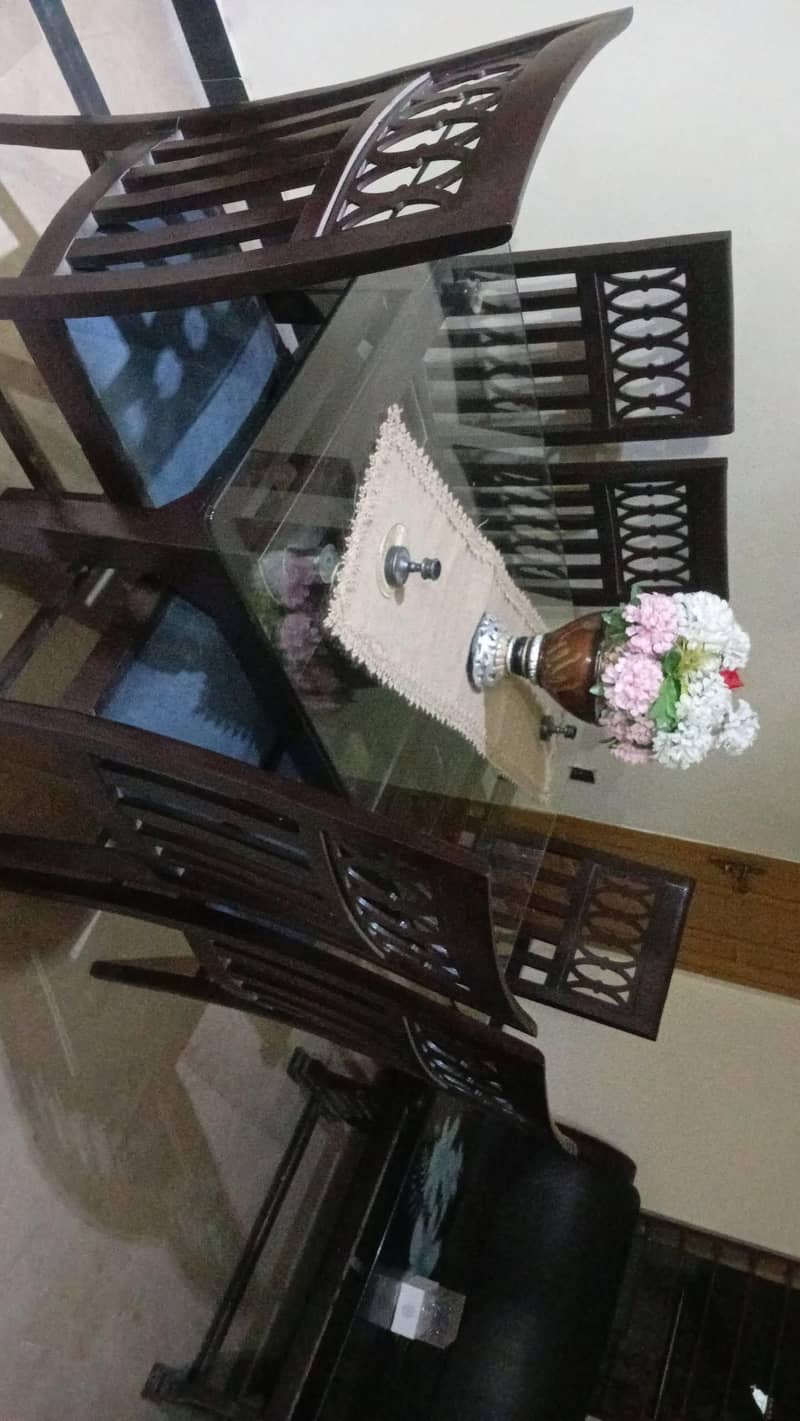 Dining Table 0