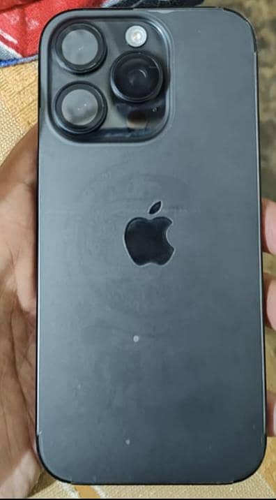 Apple iPhone 16 Pro 0