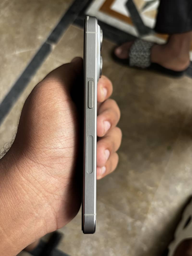 Apple iPhone 15 Pro 1