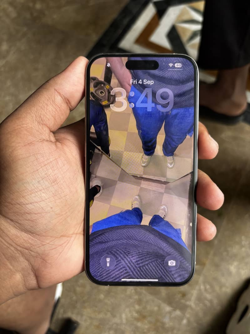 Apple iPhone 15 Pro 4