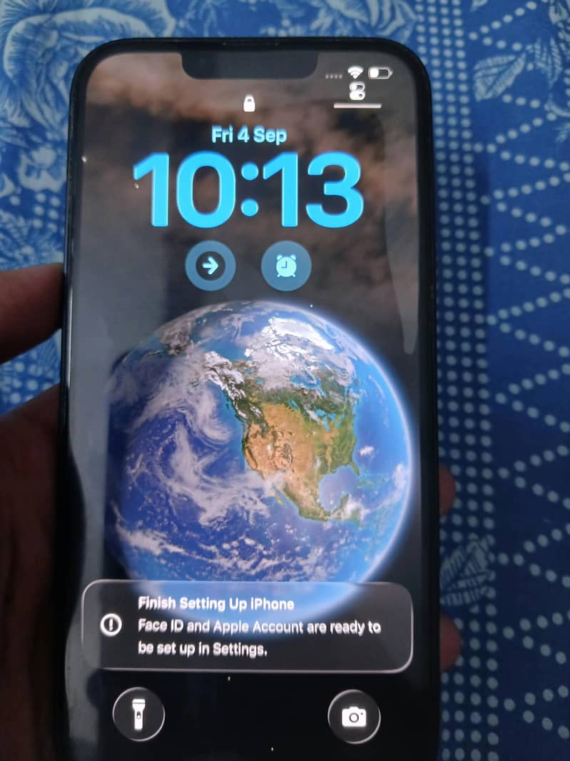 Apple iPhone 13 1