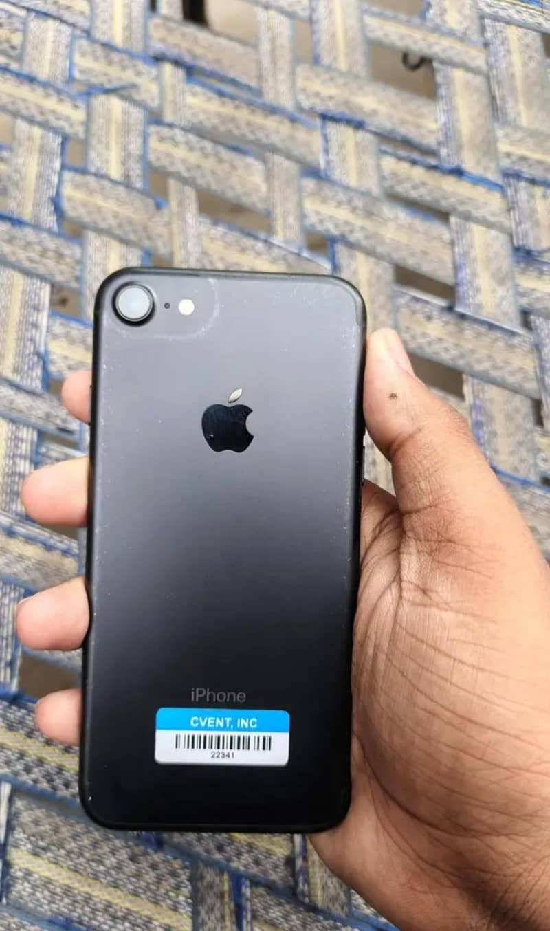 Apple iPhone 7 0