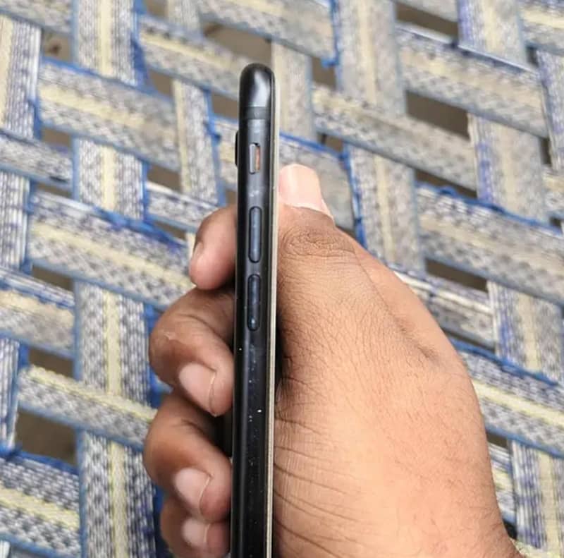 Apple iPhone 7 1