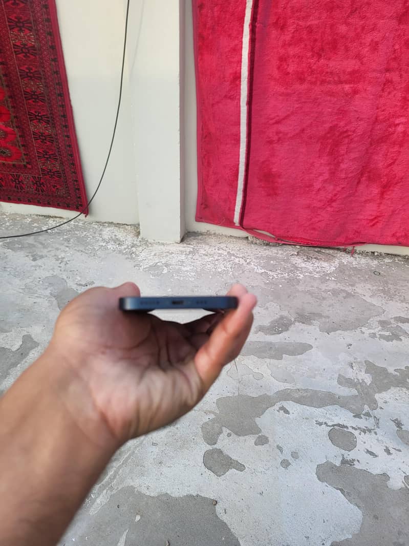 Apple iPhone 13 1